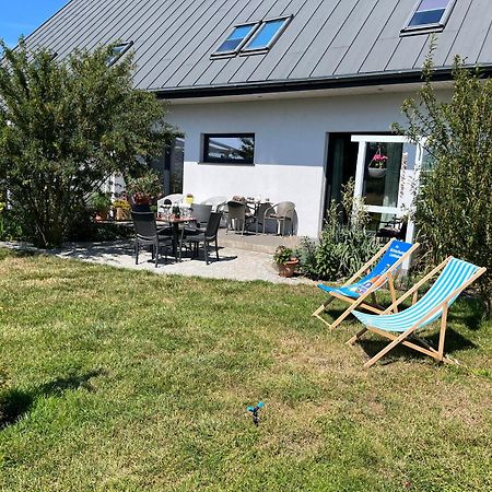 Dom W Trawach Apartment Smoldziński Las Bagian luar foto