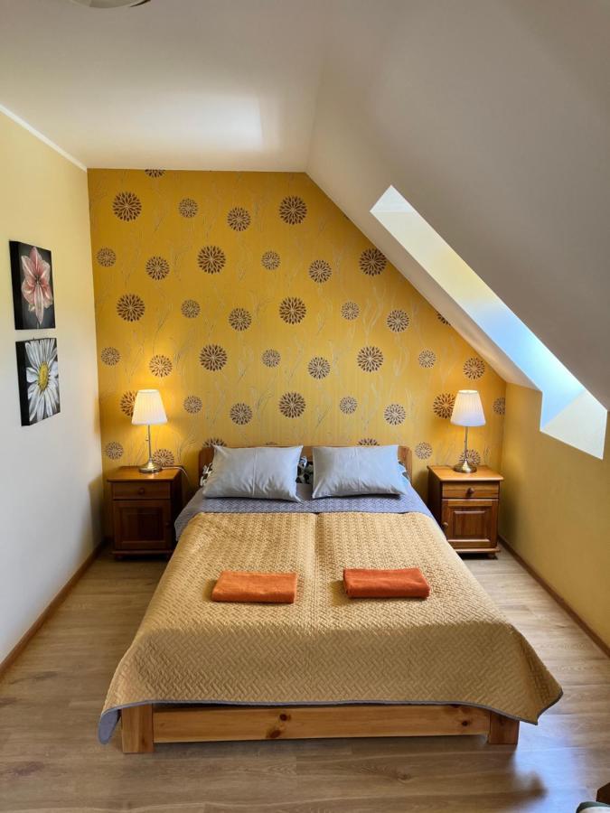 Dom W Trawach Apartment Smoldziński Las Ruang foto